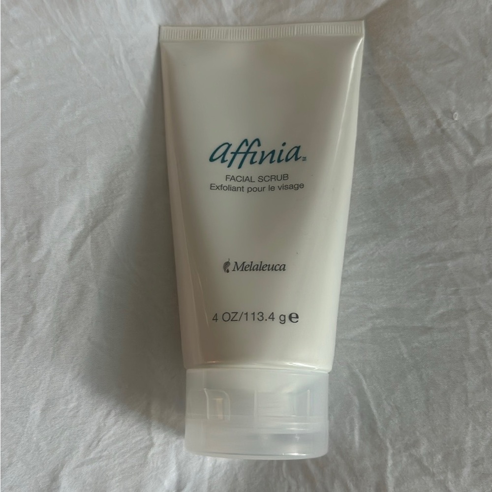 Affinia Facial Scrub - 4 oz. - sealed
